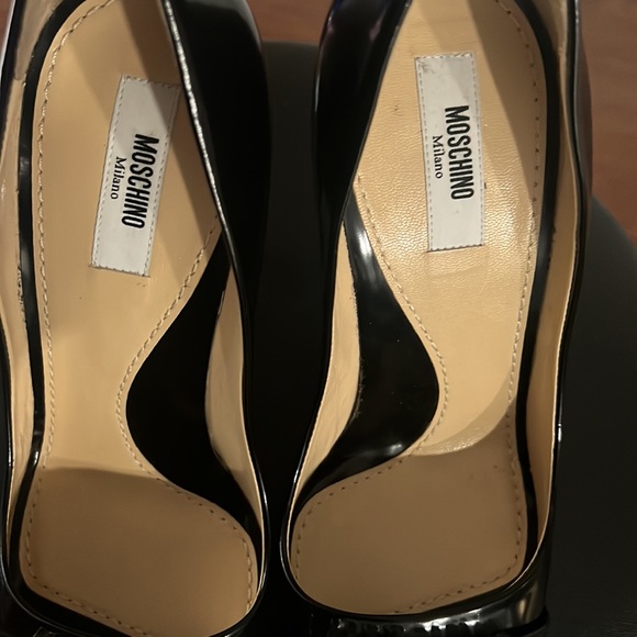 Moschino Black pump heels with Crystal name plate - Picture 6 of 7